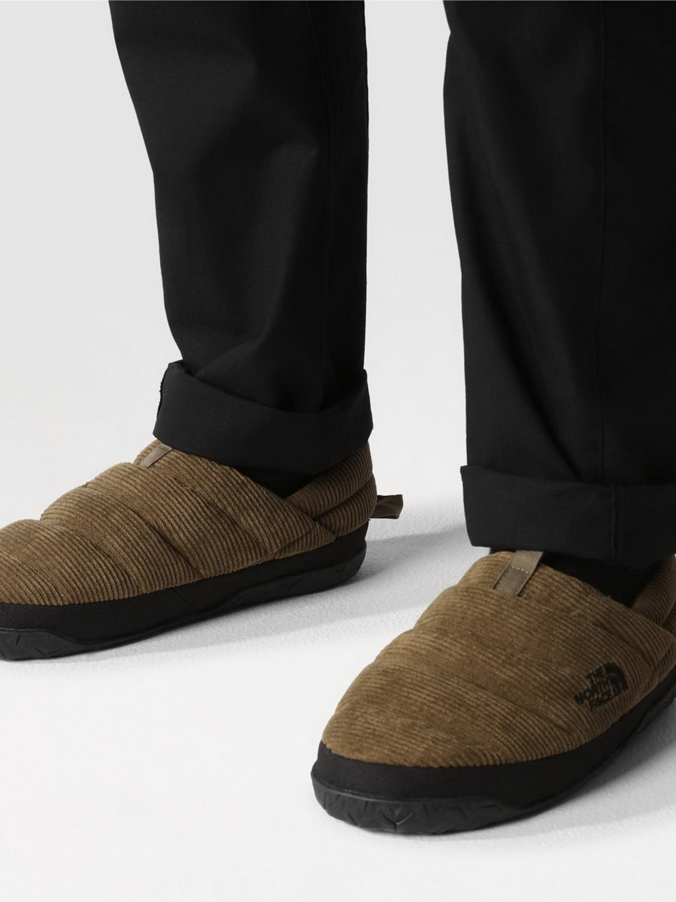 Слипоны The North Face Nuptse Mule Corduroy модель NF0A7W4MWMB1 Фото