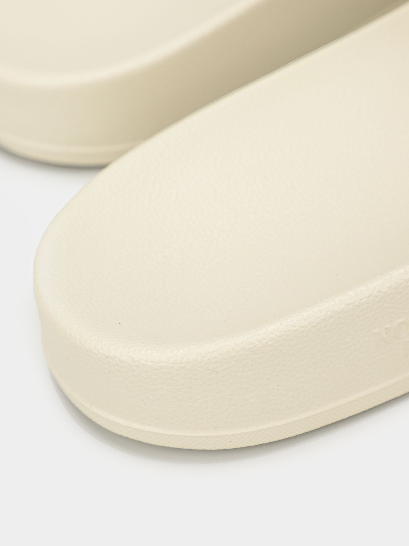 Шлепанцы The North Face Base Camp Slide III модель NF0A4T2R8F11 Фото