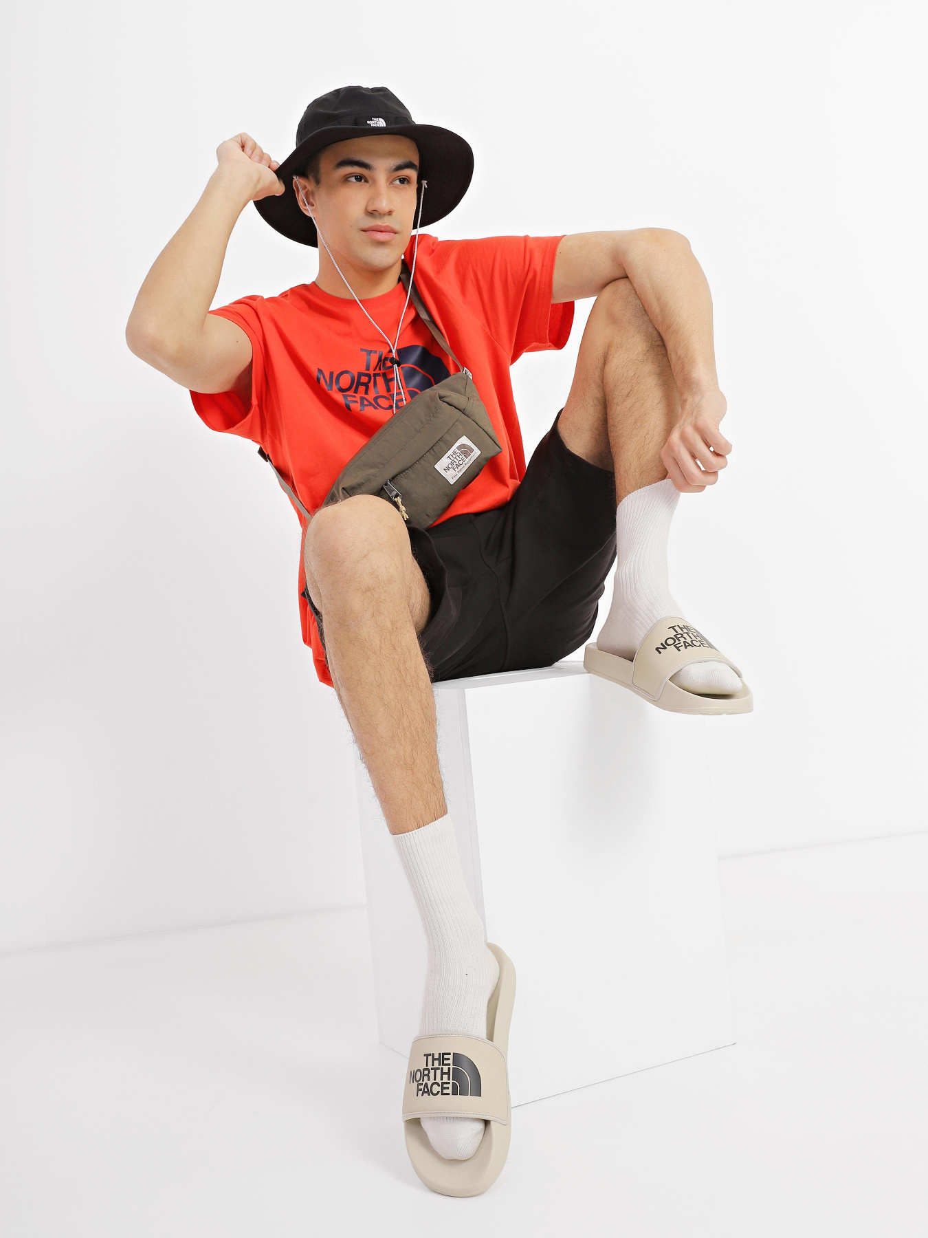 Шльопанці The North Face Base Camp Slide III модель NF0A4T2R8F11 Фото