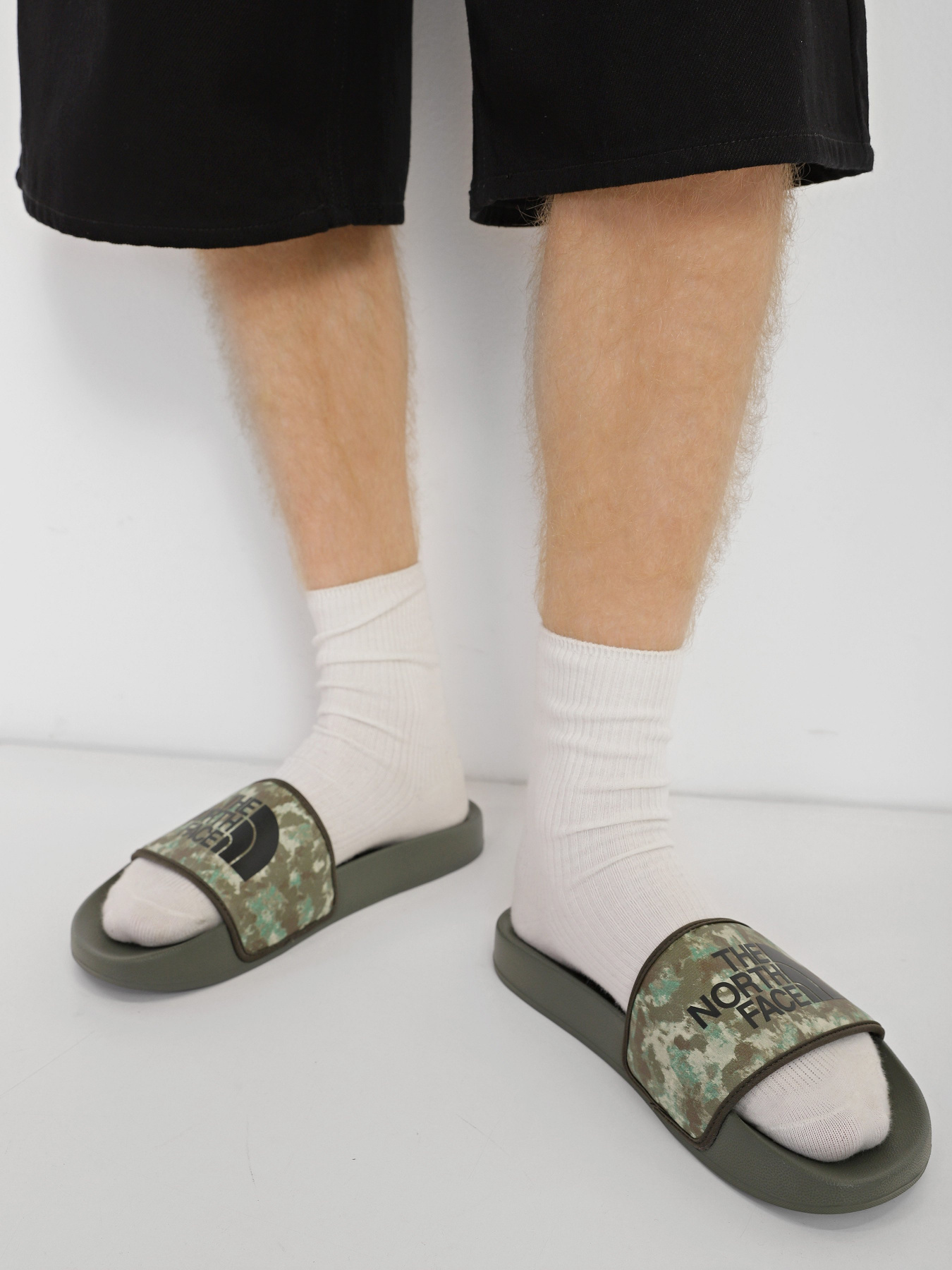 Шльопанці The North Face Base Camp Slide III модель NF0A4T2RIYL1 Фото