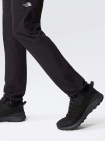 Кросівки для бігу The North Face Cragstone Leather Wp Hiking модель NF0A7W6UKT01 Фото