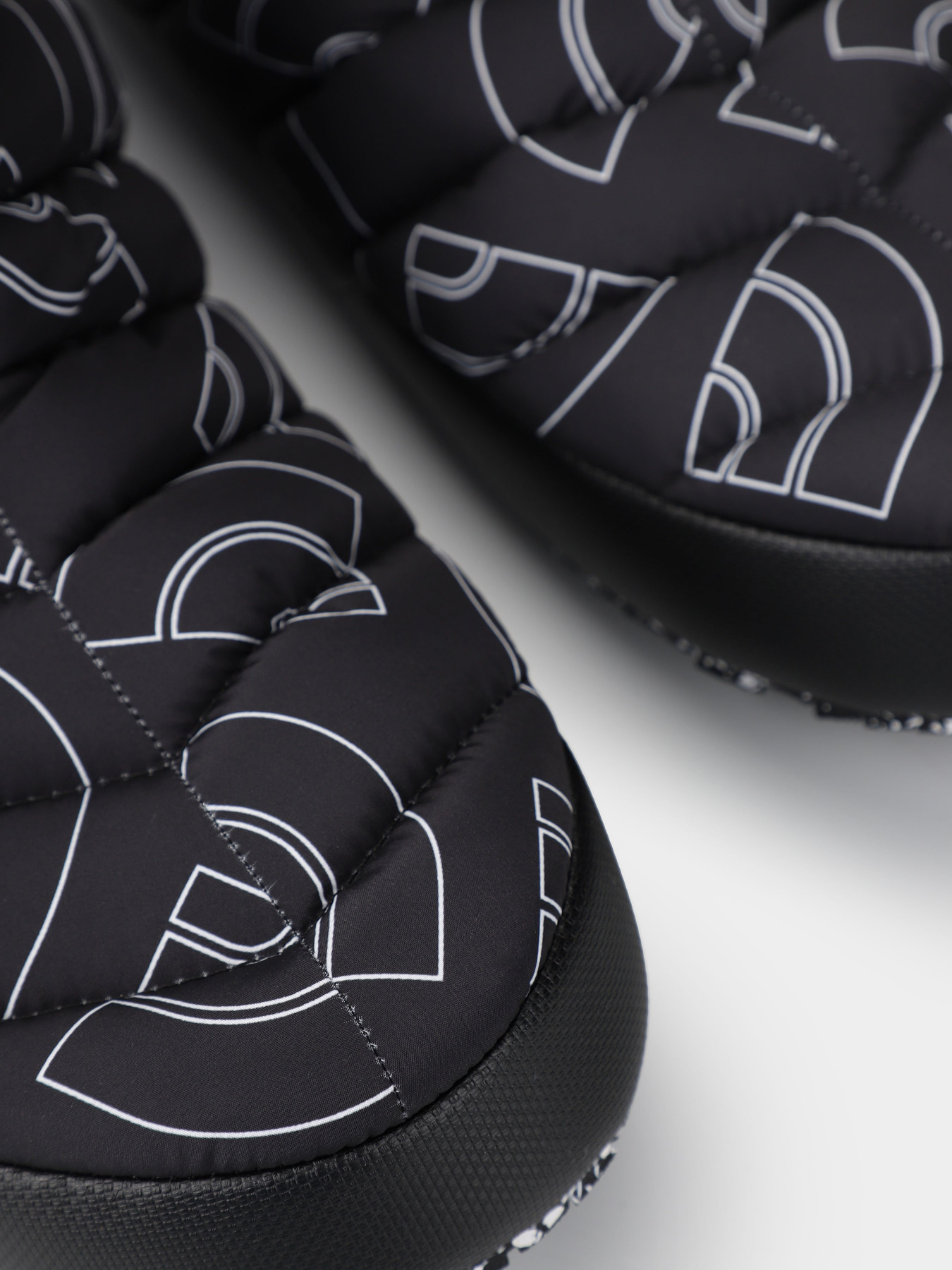 Чоботи дутики The North Face Thermoball™ Traction модель NF0A3MKHOJS1 Фото