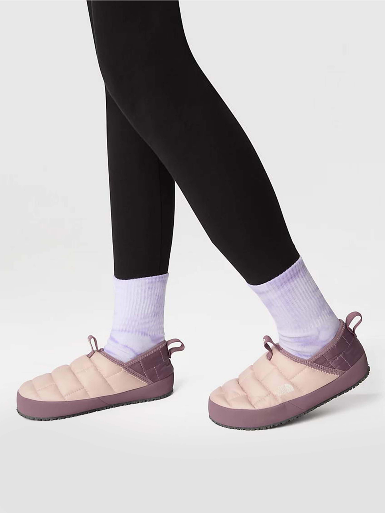 Сліпони The North Face Thermoball Traction Mule II модель NF0A39UXOIC1 Фото