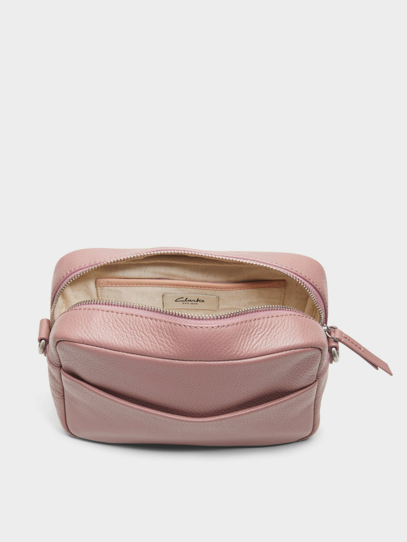 Крос-боді Clarks Kierra модель 26171621 Крос-боді Clarks Kierra модель 26171621 Фото