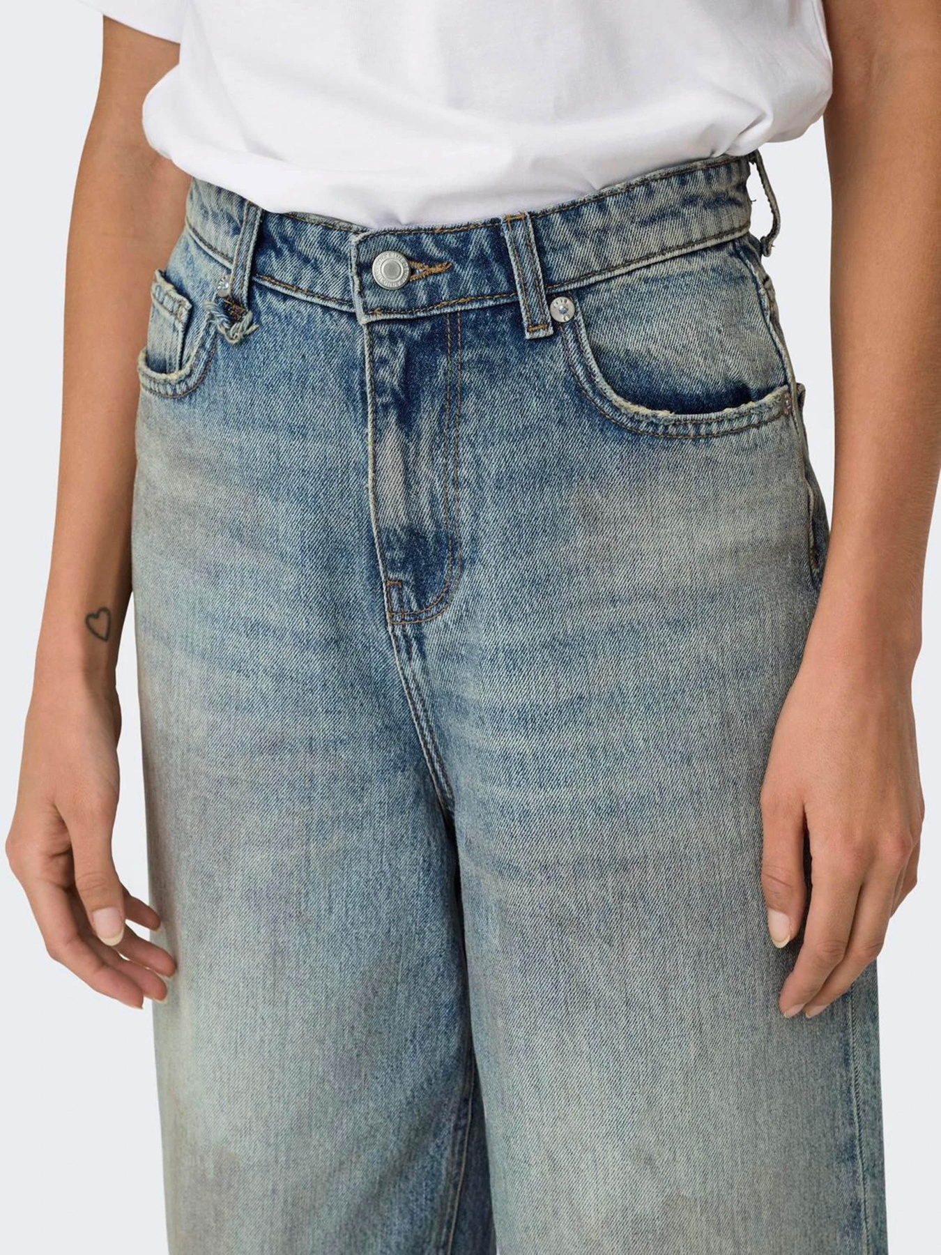 Широкі джинси Only модель 15334010_Light Blue Denim TINTED Фото