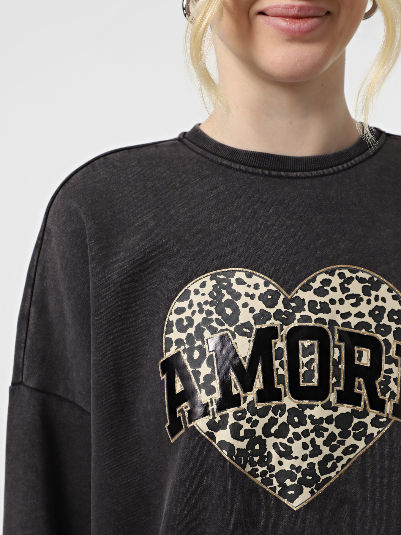 Світшот Only модель 15339833_Phantom Amore Світшот Only модель 15339833_Phantom Amore Фото