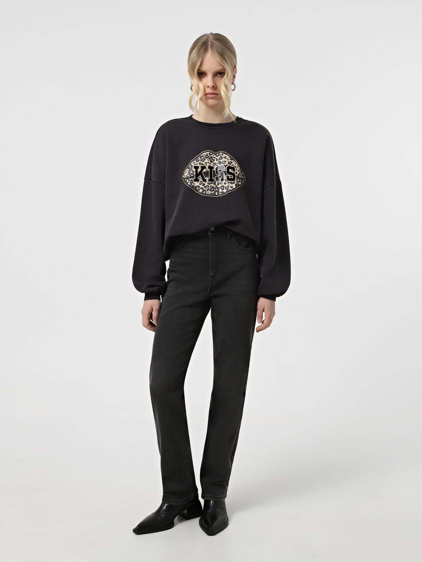 Світшот Only модель 15339833_Phantom Kiss Світшот Only модель 15339833_Phantom Kiss Фото