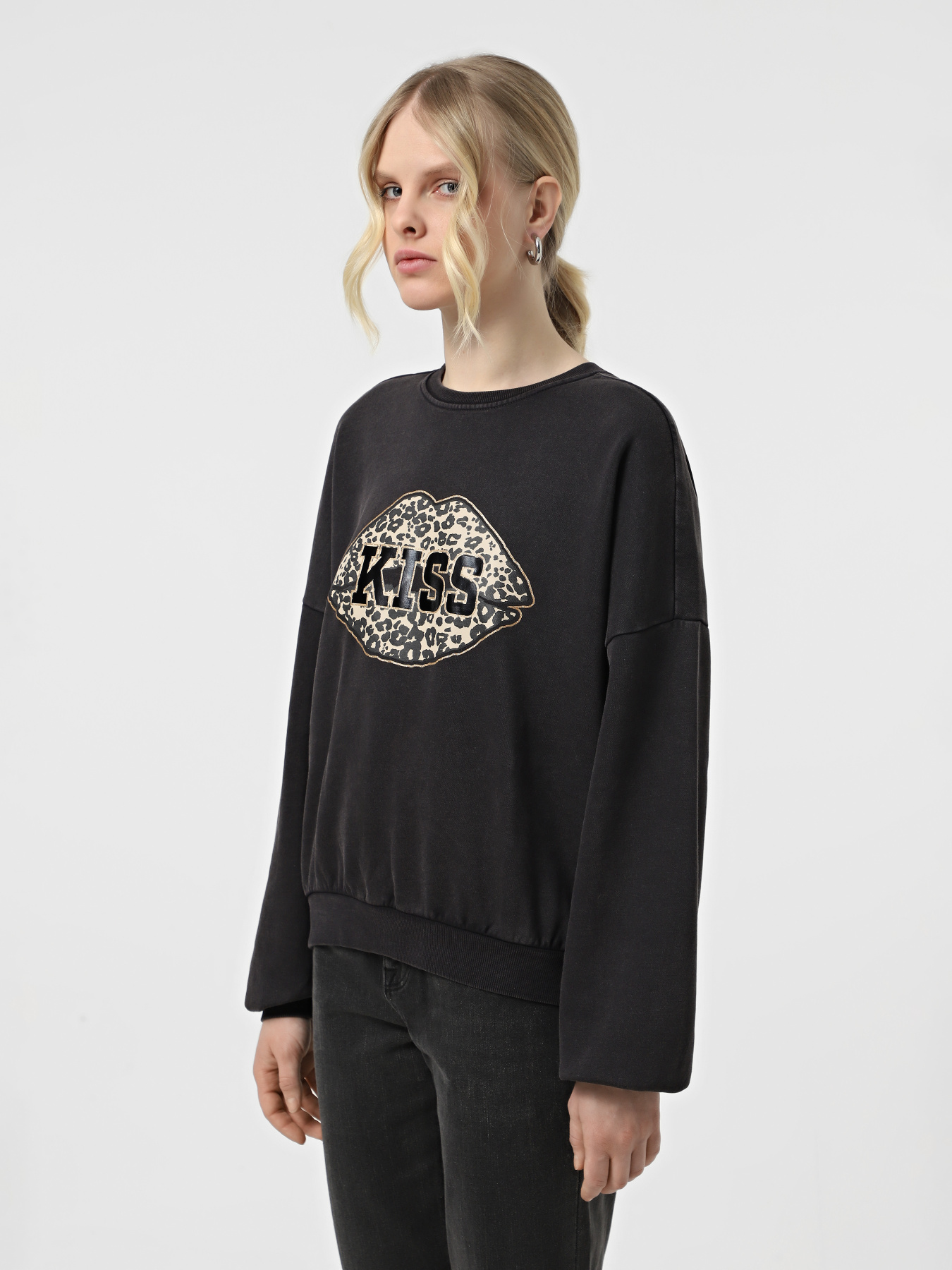 Світшот Only модель 15339833_Phantom Kiss Світшот Only модель 15339833_Phantom Kiss Фото