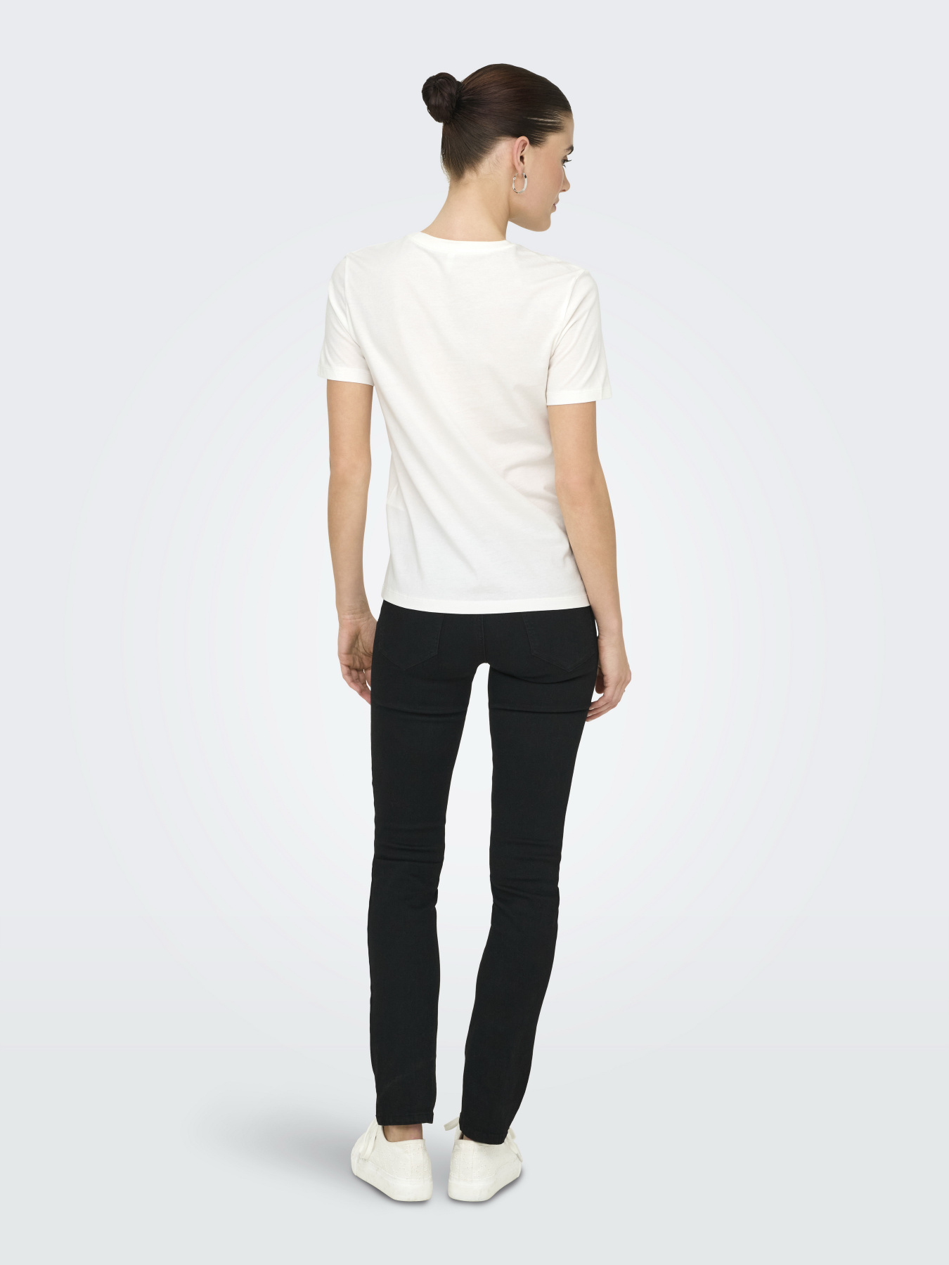 Футболка Only модель 15357554_Cloud Dancer W. sequins he Фото