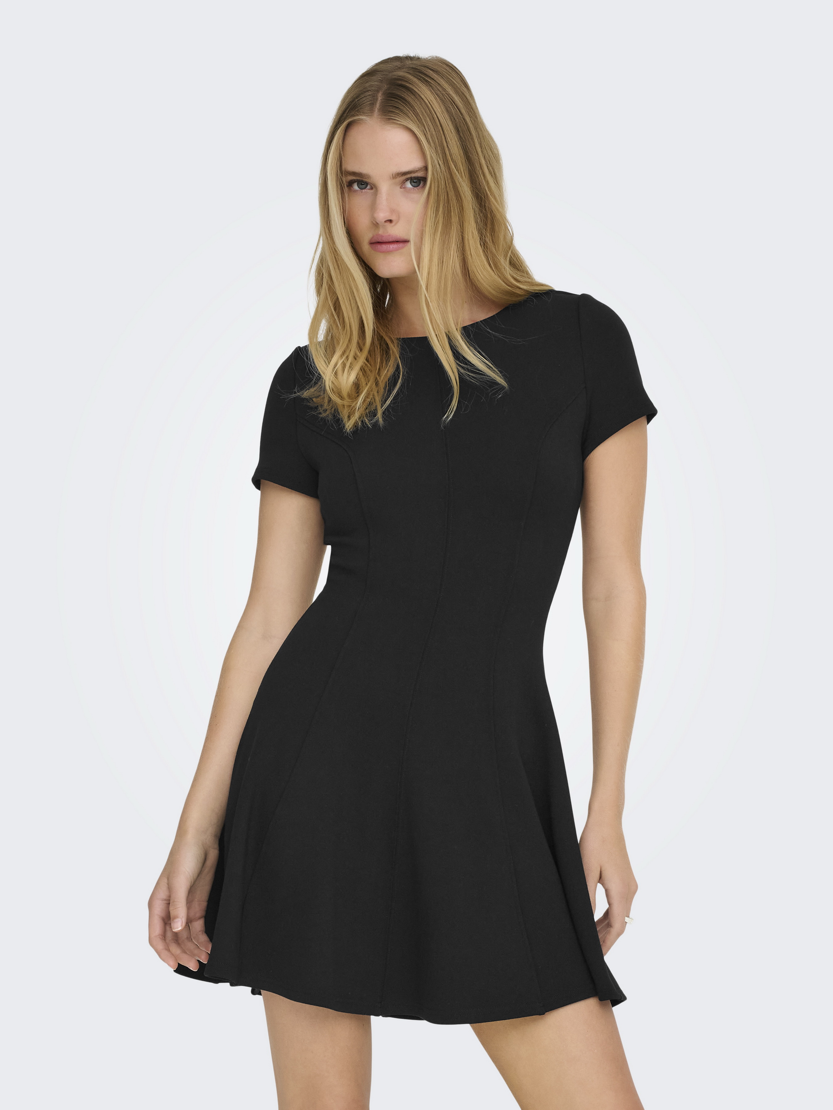 Жіноча Сукня міні Only KENYA S/S FLARED DRESS (ONW933) колір чорний, матеріал віскоза/поліестер