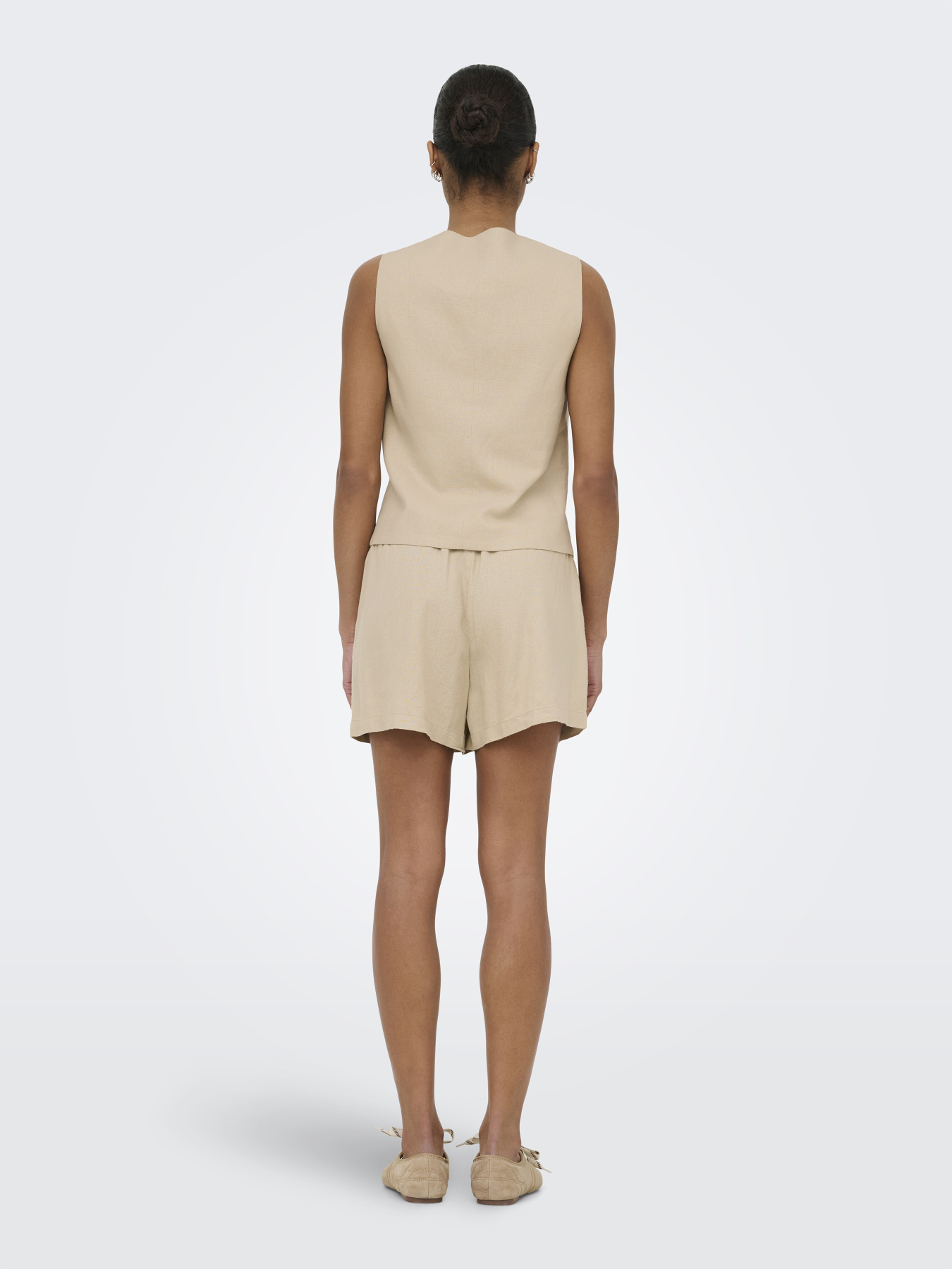 Шорты Only GOA MW LIN BL PULL-UP SHORTS модель 15371421_Oxford Tan Фото