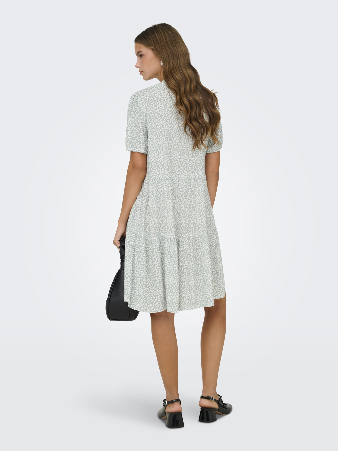 Платья Only NOVA LIFE VIS S/S THEA DRESS модель 15222215_Jadeite 724 Coffee leaf Фото