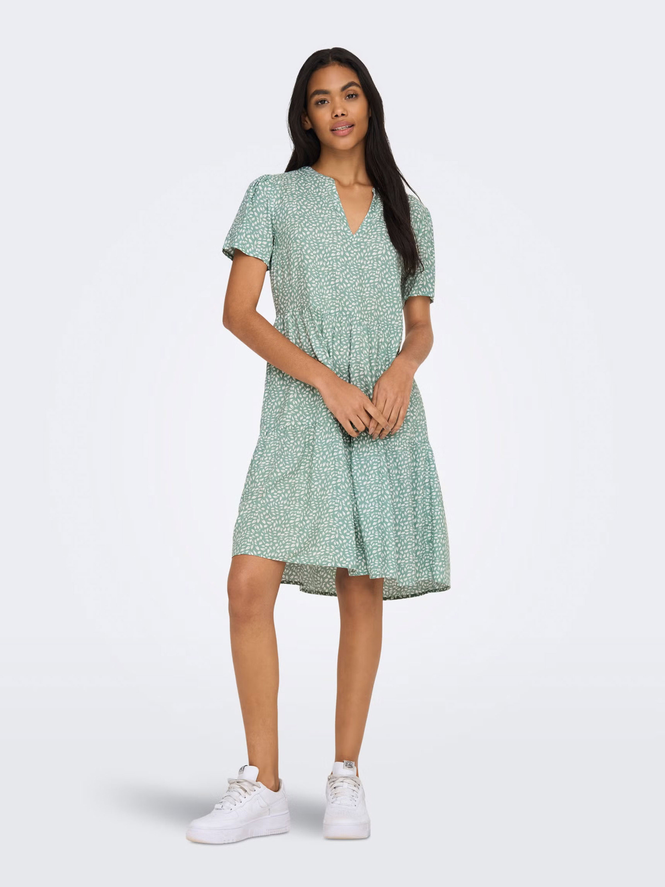 Платья Only ZALLY LIFE S/S THEA DRESS модель 15262674_Chinois Green White leafs Фото