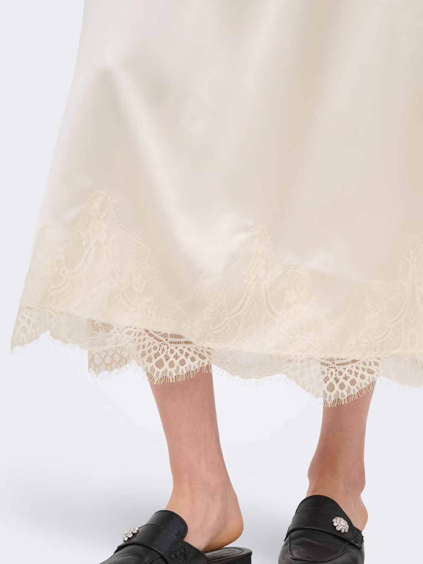Юбки Only BELLA SATIN LACE SKIRT модель 15380523_Cloud Dancer Фото