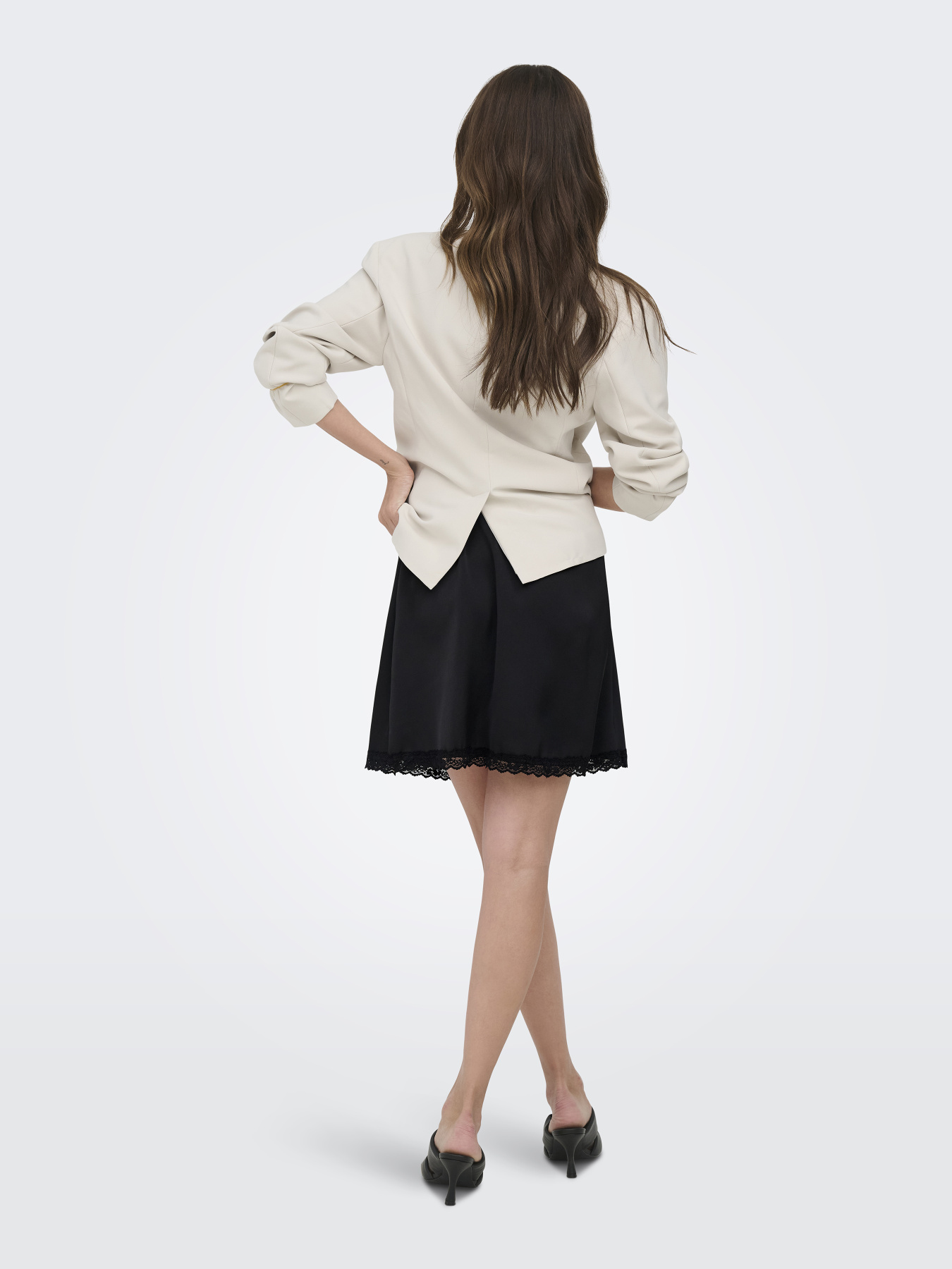 Юбки Only MENUS LACE SATIN SHORT SKIRT модель 15385148_Black BLACK LACE Фото