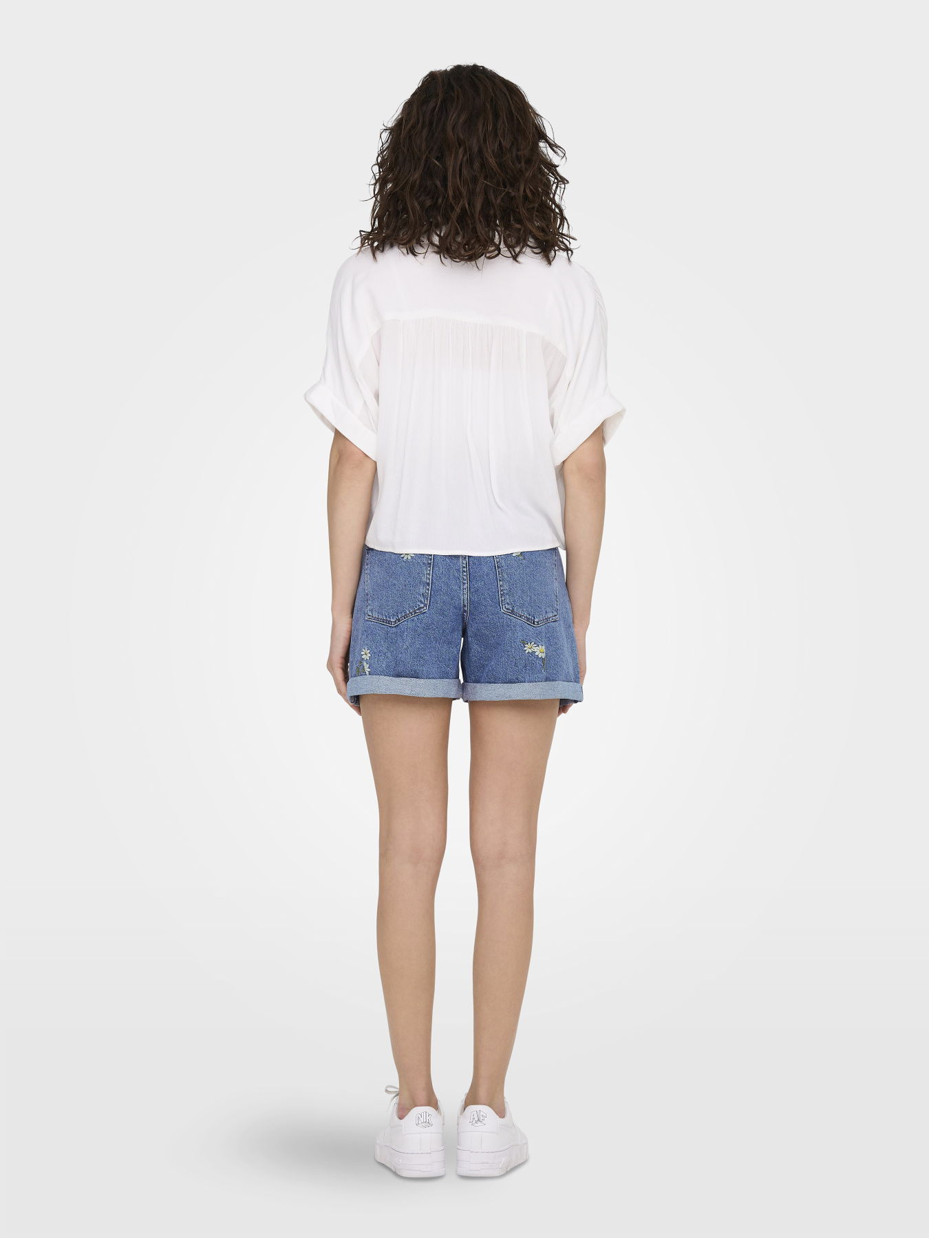 Рубашки Only PAULA LIFE S/S TIE SHIRT модель 15281497_White Фото