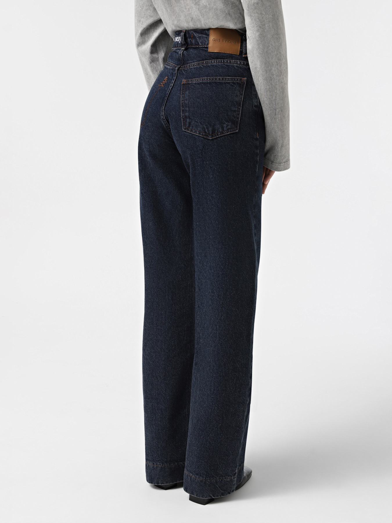 Прямі джинси ONE BY ONE x INTERTOP модель 00000031010 Фото