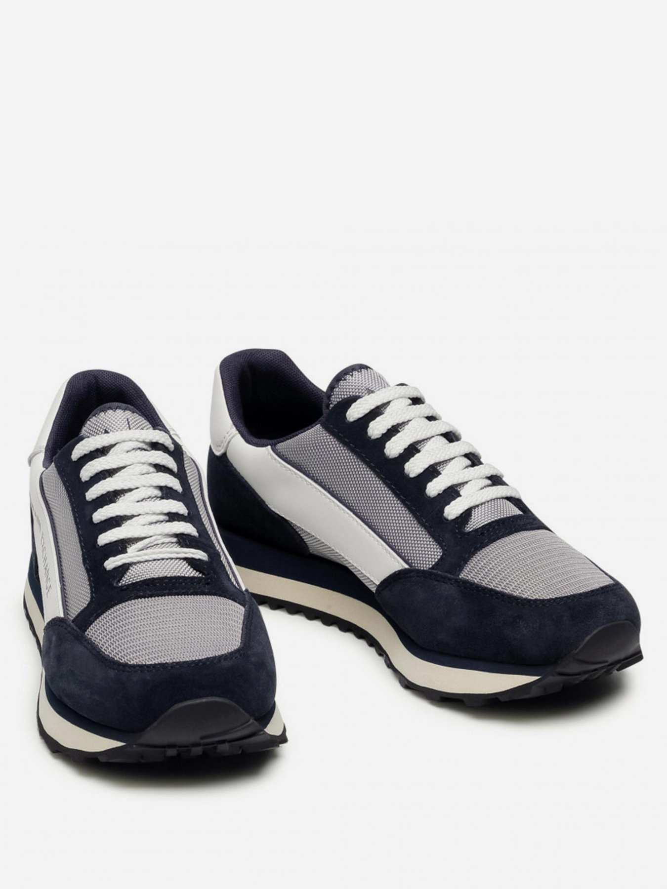 Кроссовки Armani Exchange модель XUX083-XV263-K556 Фото