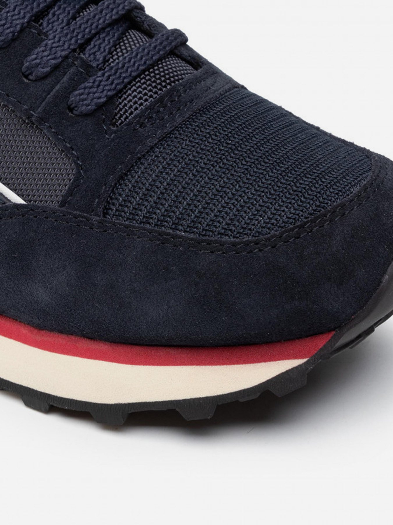 Кроссовки Armani Exchange модель XUX083-XV263-K557 Фото