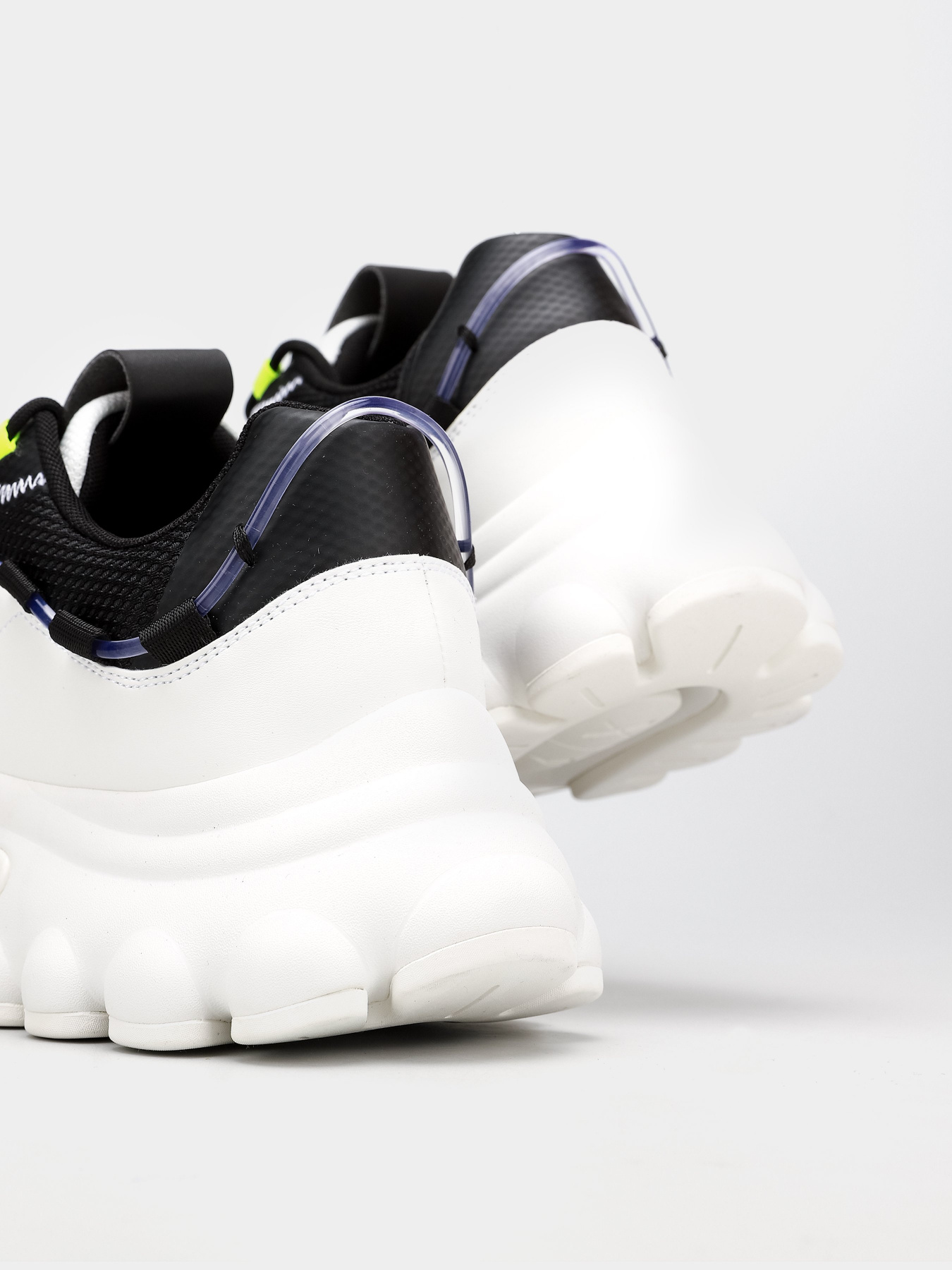 Кроссовки Armani Exchange модель XUX093-XV282-N642 Фото