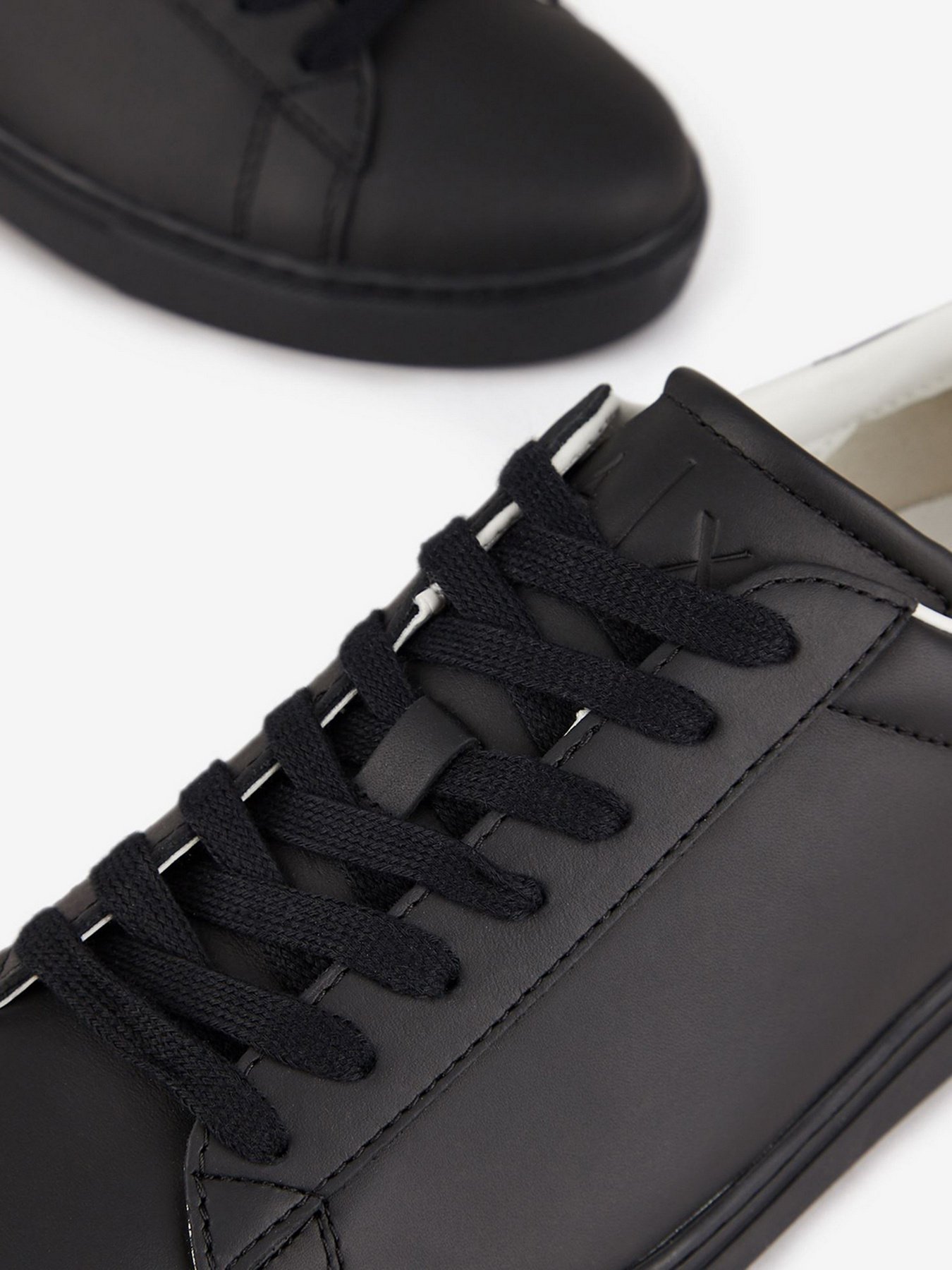 Кроссовки повседневные Armani Exchange модель XUX001-XV093-K001 Фото