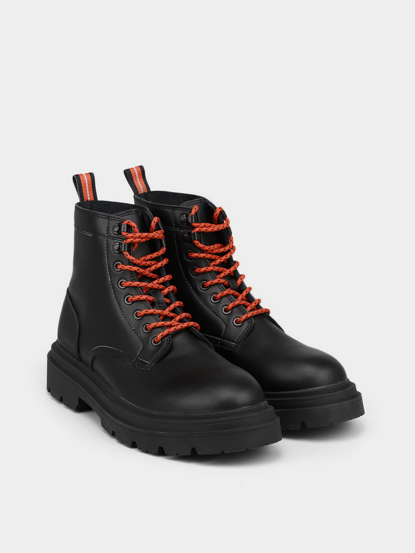 Ботинки Armani Exchange модель XUM005-XV500-00002 Фото