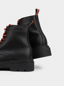 Ботинки Armani Exchange модель XUM005-XV500-00002 Фото