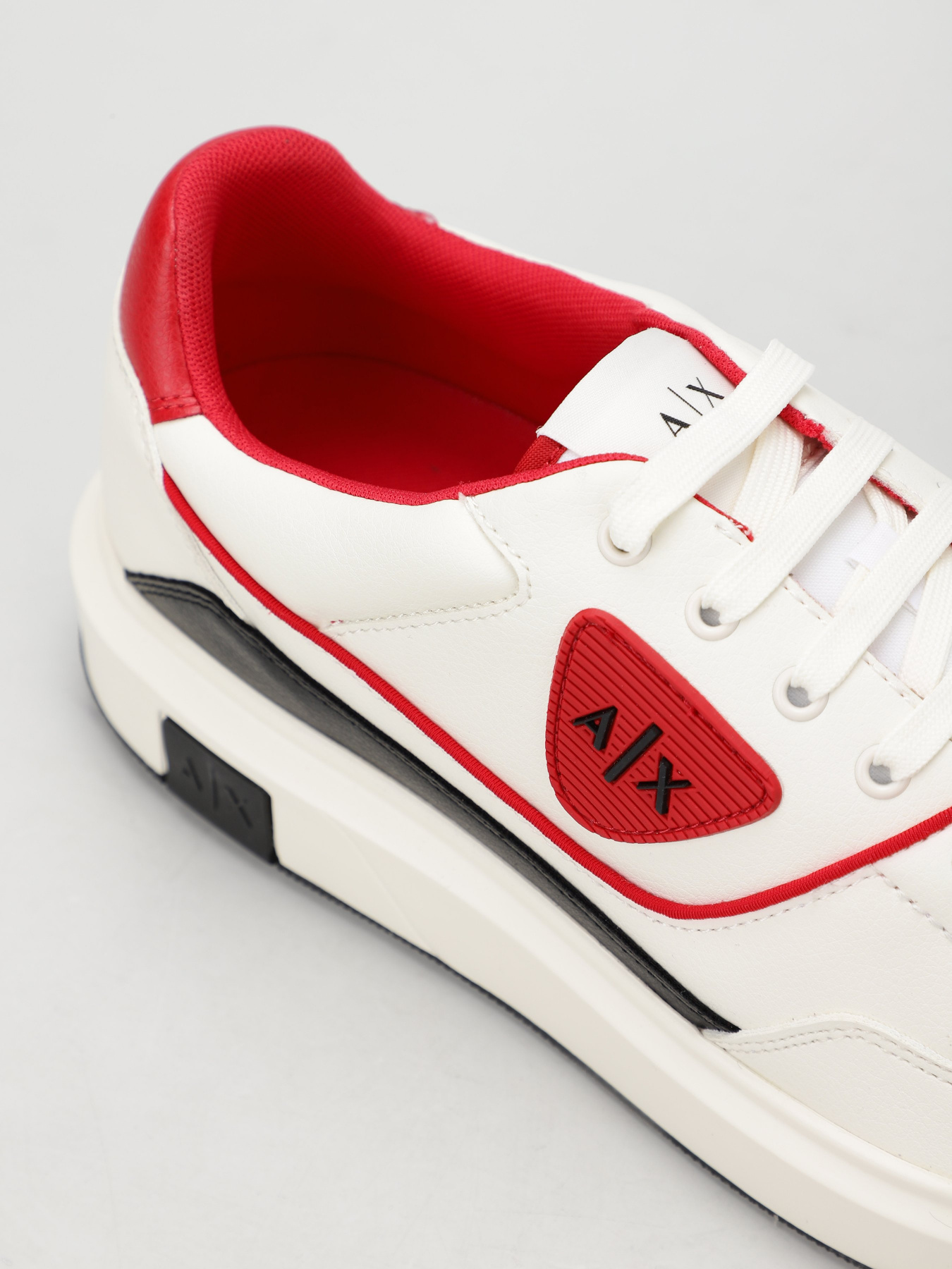 Кроссовки Armani Exchange модель XUX146-XV599-K617 Фото