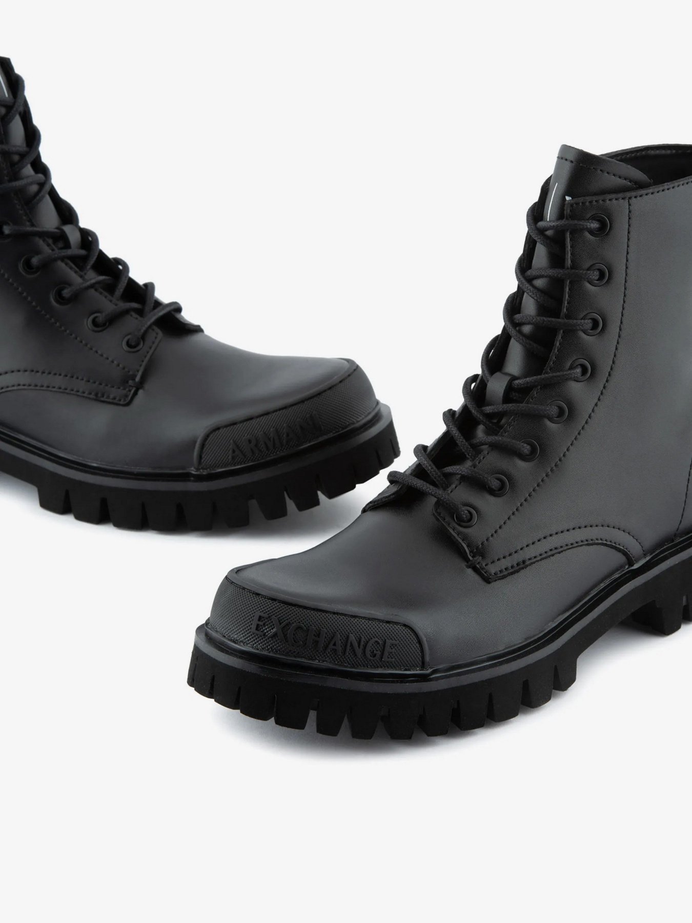 Ботинки Armani Exchange модель XUM008-XV612-00002 Фото