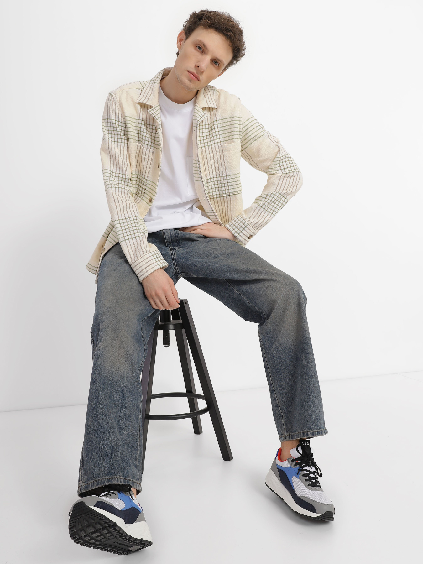 Кроссовки Armani Exchange модель XUX121-XV540-S553 Фото