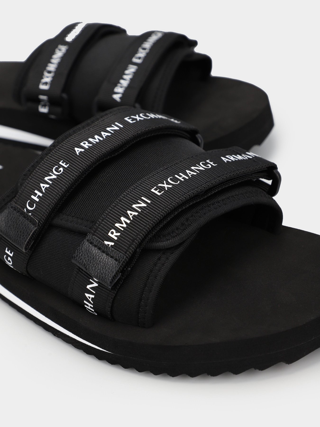 Шлепанцы Armani Exchange модель XUP010-XV672-00002 Фото