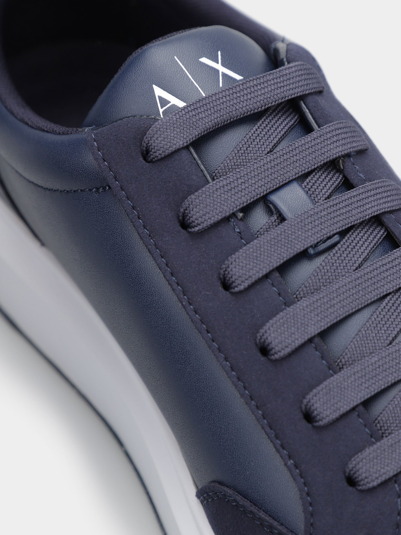 Кроссовки Armani Exchange модель XUX177-XV762-T038 Фото