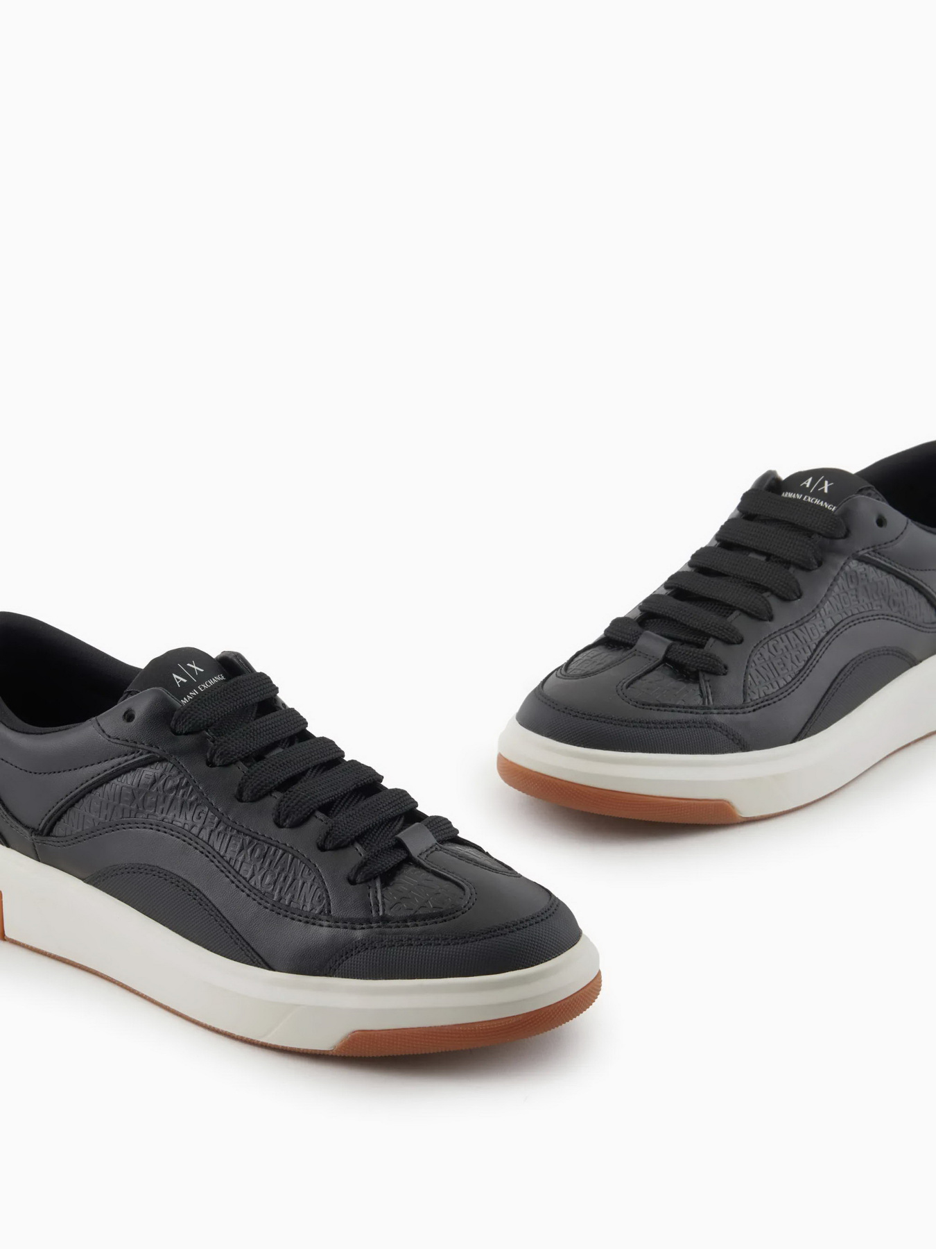 Кроссовки повседневные Armani Exchange модель XUX193-XV792-K001 Кроссовки повседневные Armani Exchange модель XUX193-XV792-K001 Фото