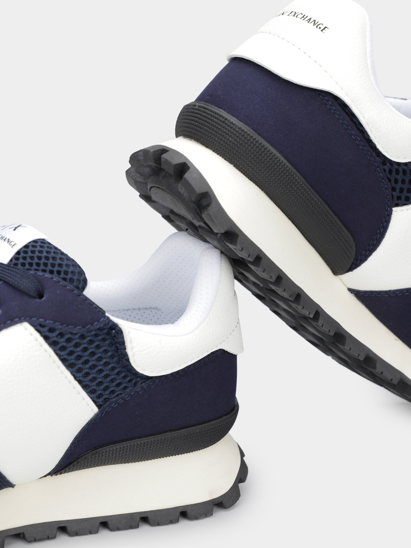 Кроссовки Armani Exchange модель XUX181-XV807-K568 Фото