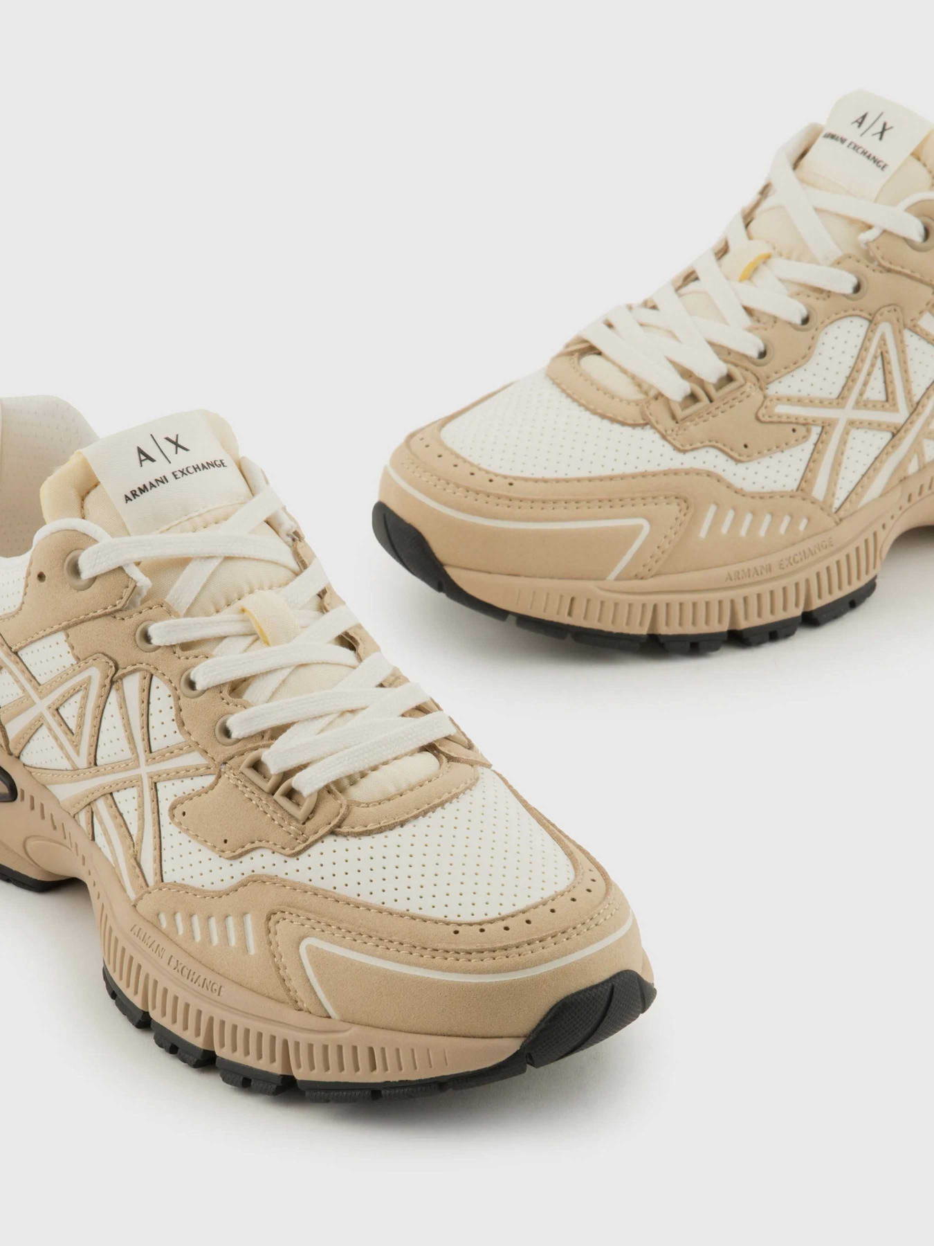 Кроссовки Armani Exchange модель XUX188-XV775-T714 Фото