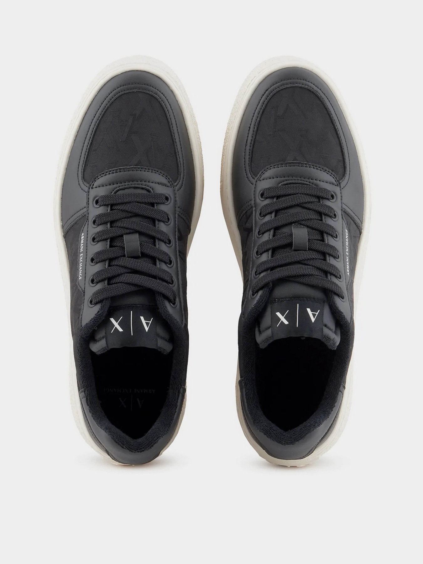 Кроссовки Armani Exchange модель XUX196-XV905-00002 Фото