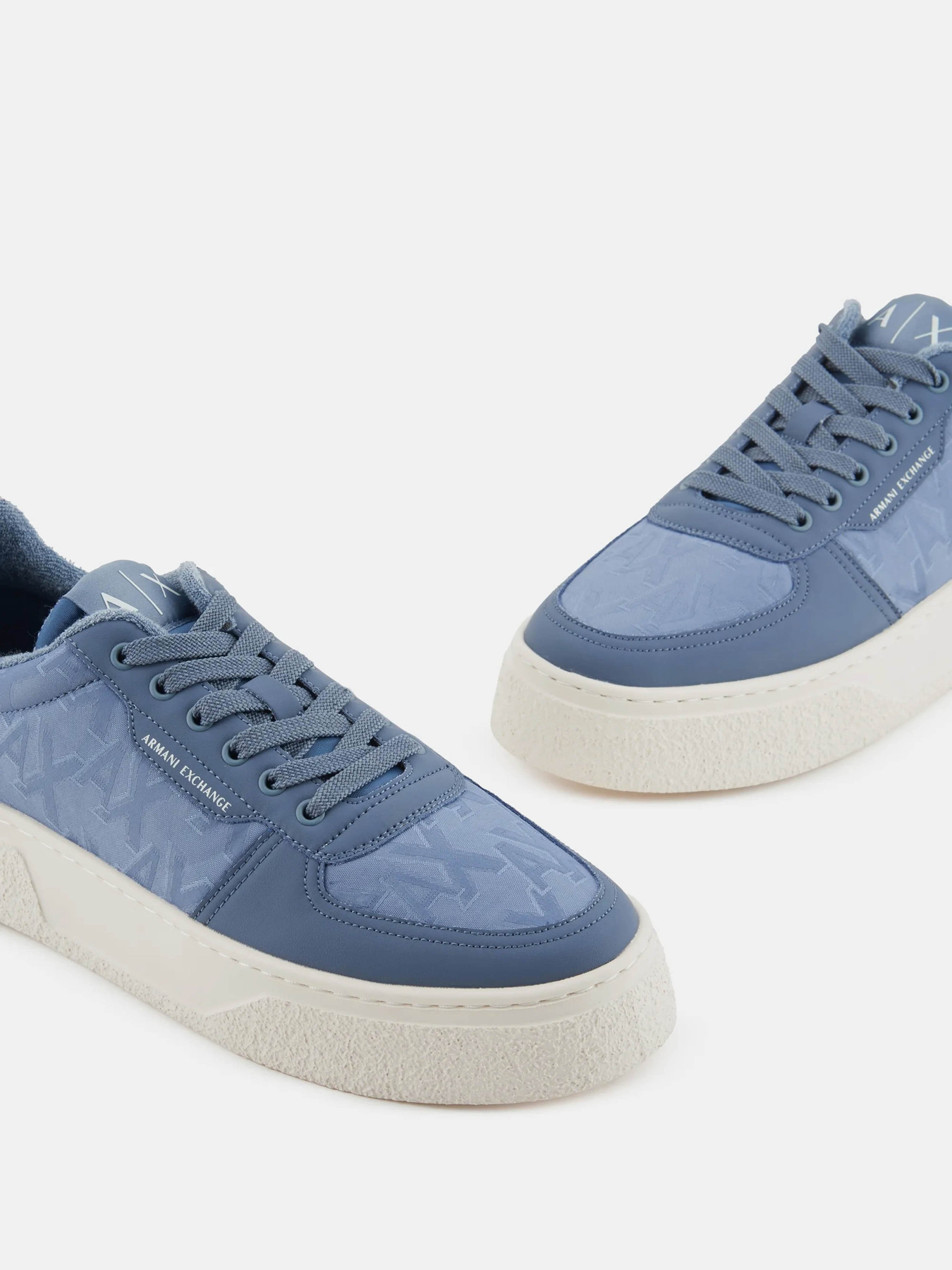 Кроссовки Armani Exchange модель XUX196-XV905-01428 Фото