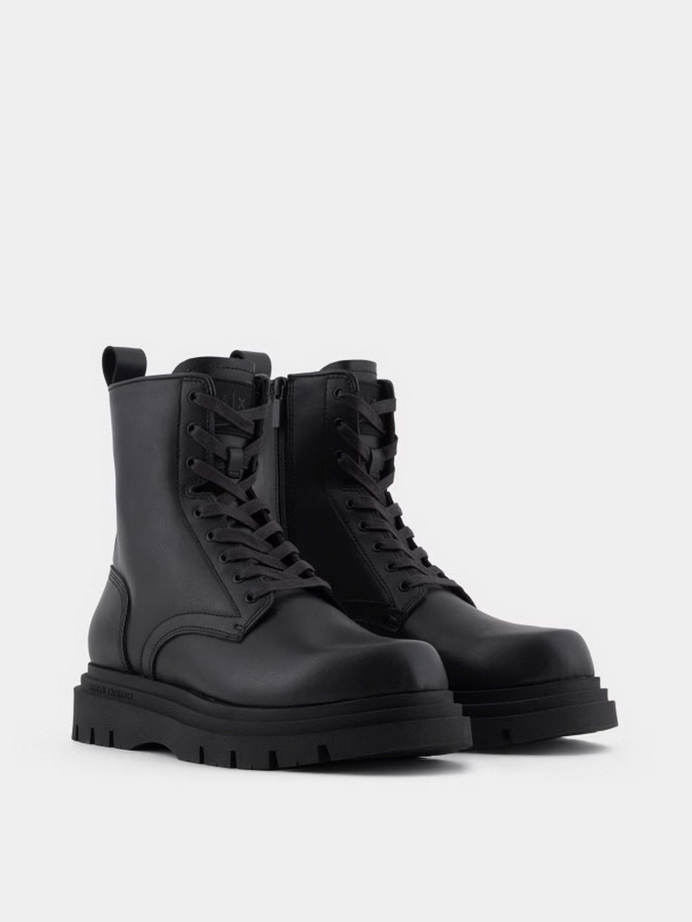 Ботинки Armani Exchange модель XUM018-XV874-00002 Фото