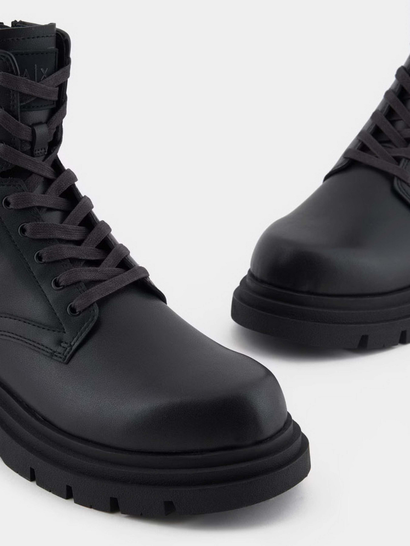 Ботинки Armani Exchange модель XUM018-XV874-00002 Фото