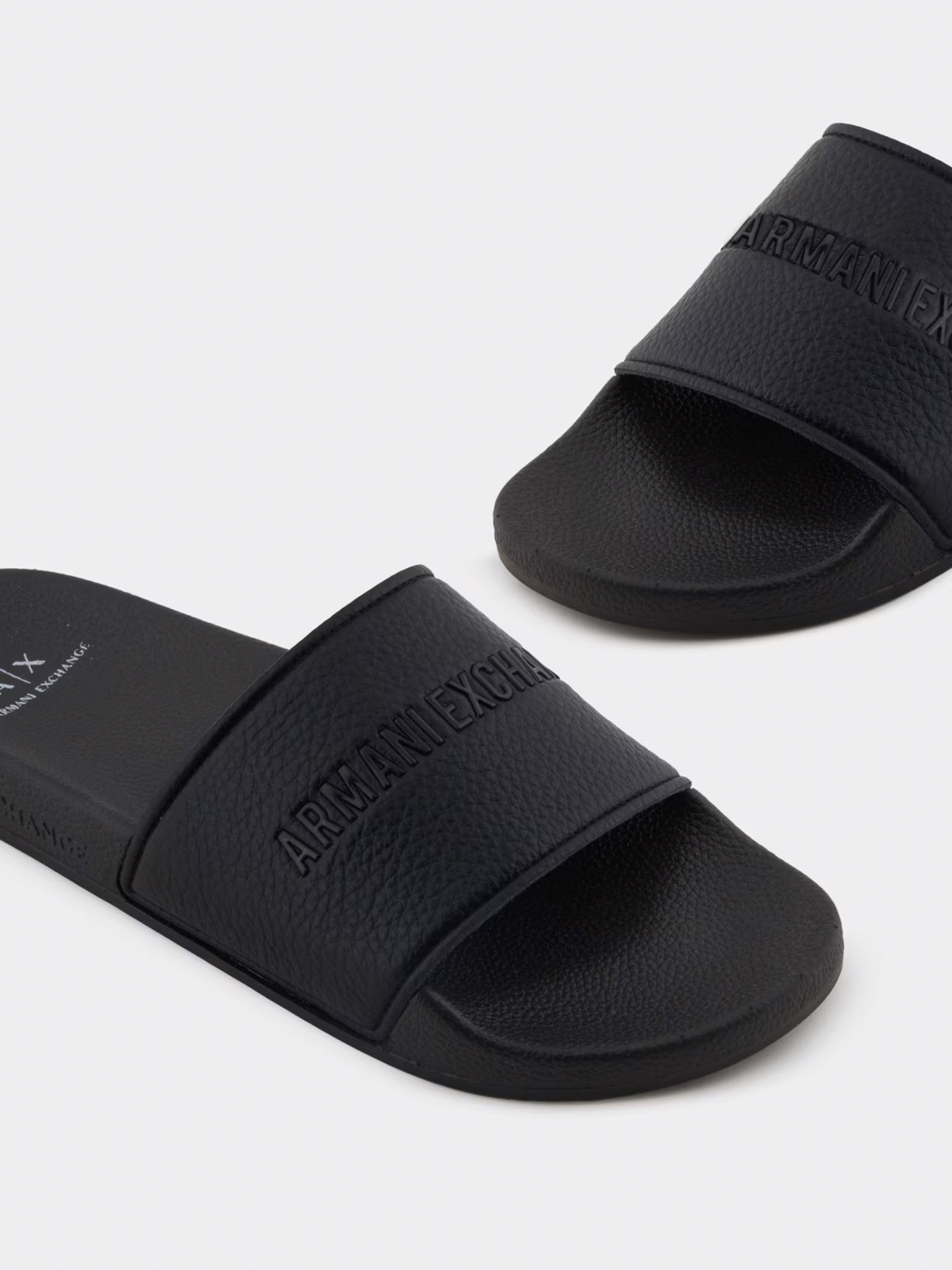 Шлепанцы Armani Exchange модель XUP017-XV795-00002 Фото