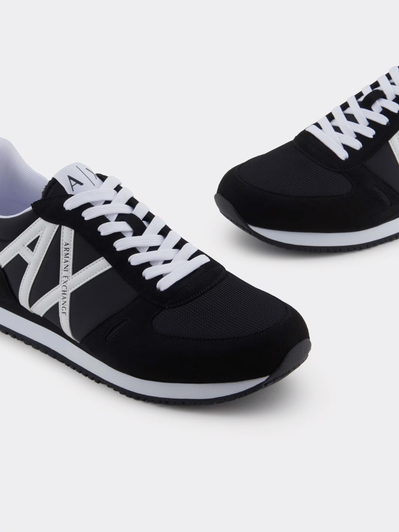 Кроссовки Armani Exchange модель XUX017-XCC68-K489 Фото