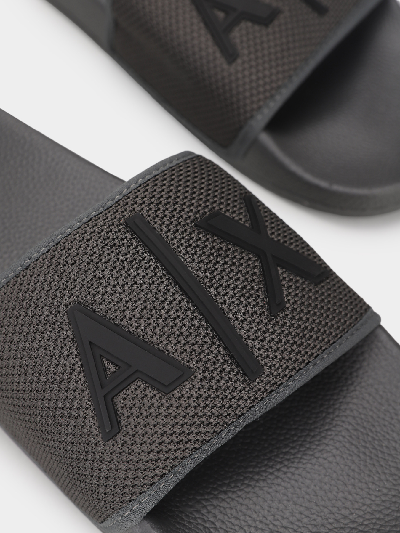 Шлепанцы Armani Exchange модель XUP001-XV820-R401 Фото