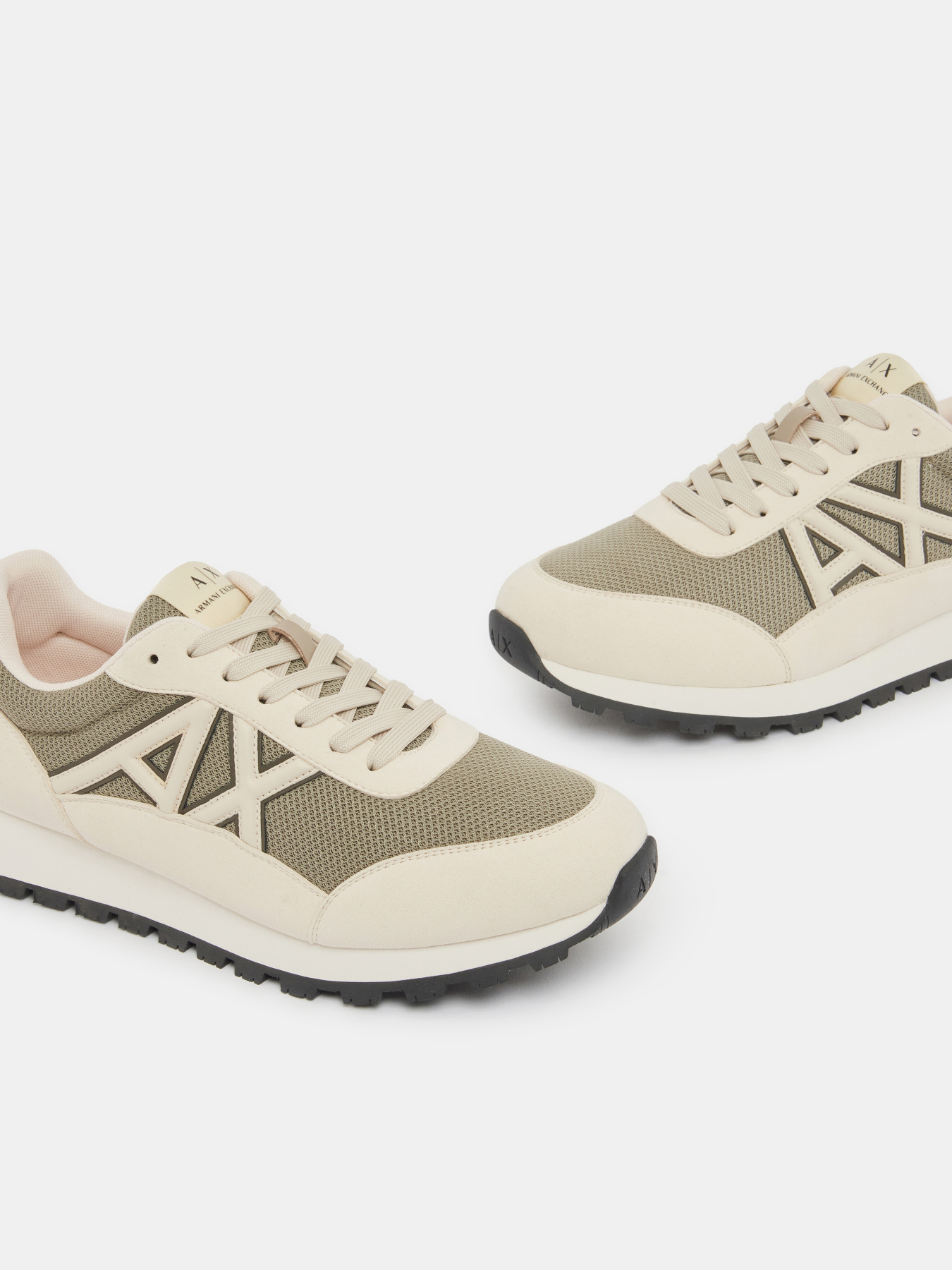 Armani Exchange модель XM001960-AF19388-MZ755 Фото