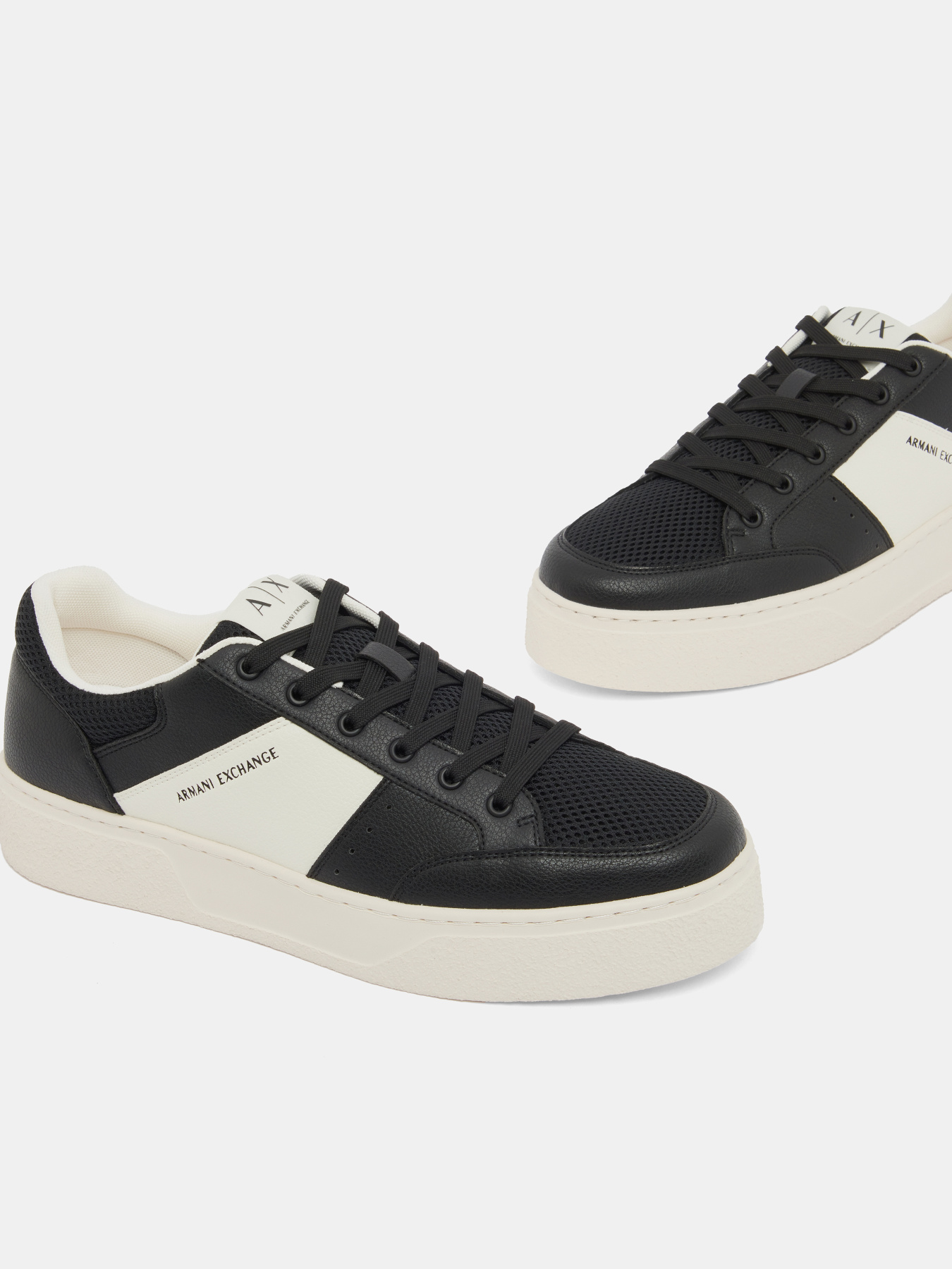 Armani Exchange модель XM002627-AF22831-MC024 Фото