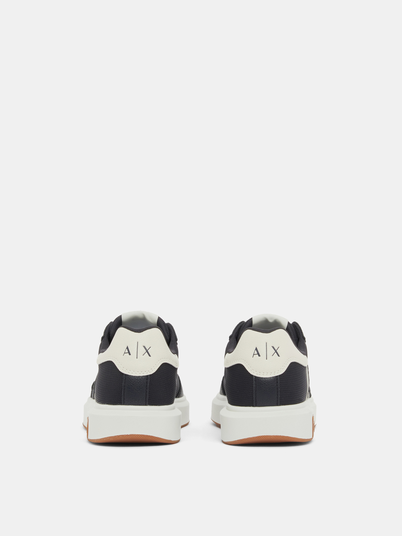 Armani Exchange модель XM002687-AF22775-MZ752 Фото