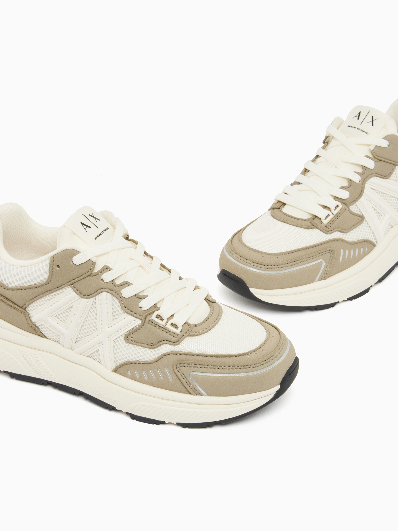 Кроссовки Armani Exchange модель XM002635-AF19388-M7196 Фото