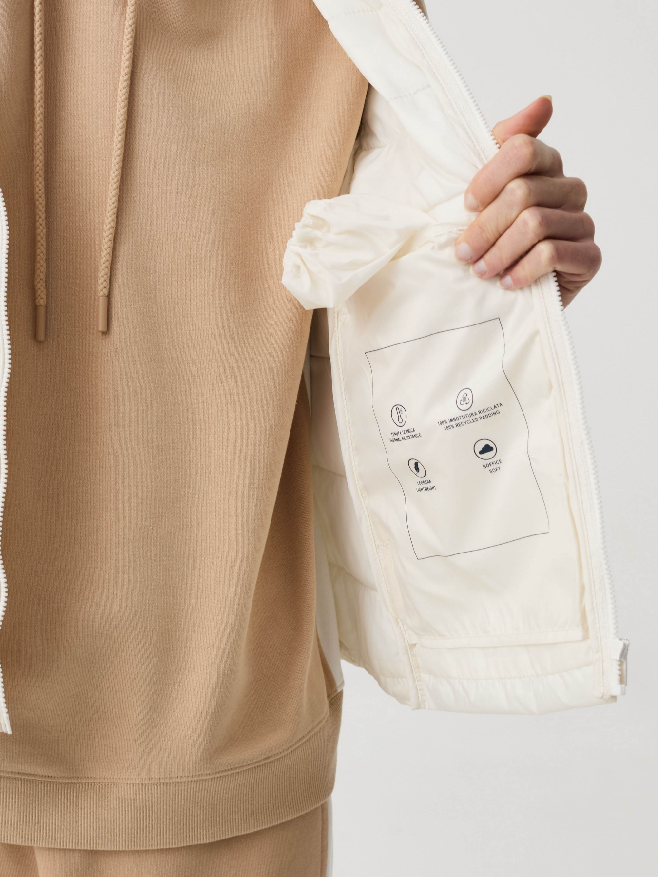 Жилет з утеплювачем OVS модель 1938859 Фото