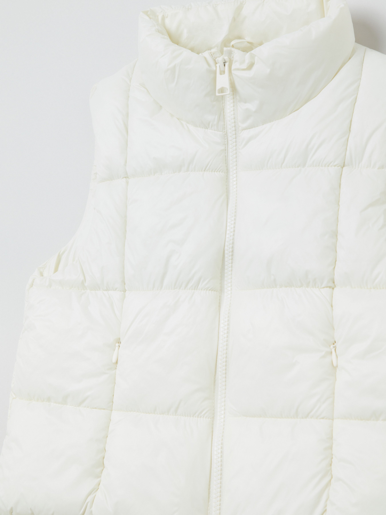 Утеплений жилет OVS модель 1686468 Утеплений жилет OVS модель 1686468 Фото