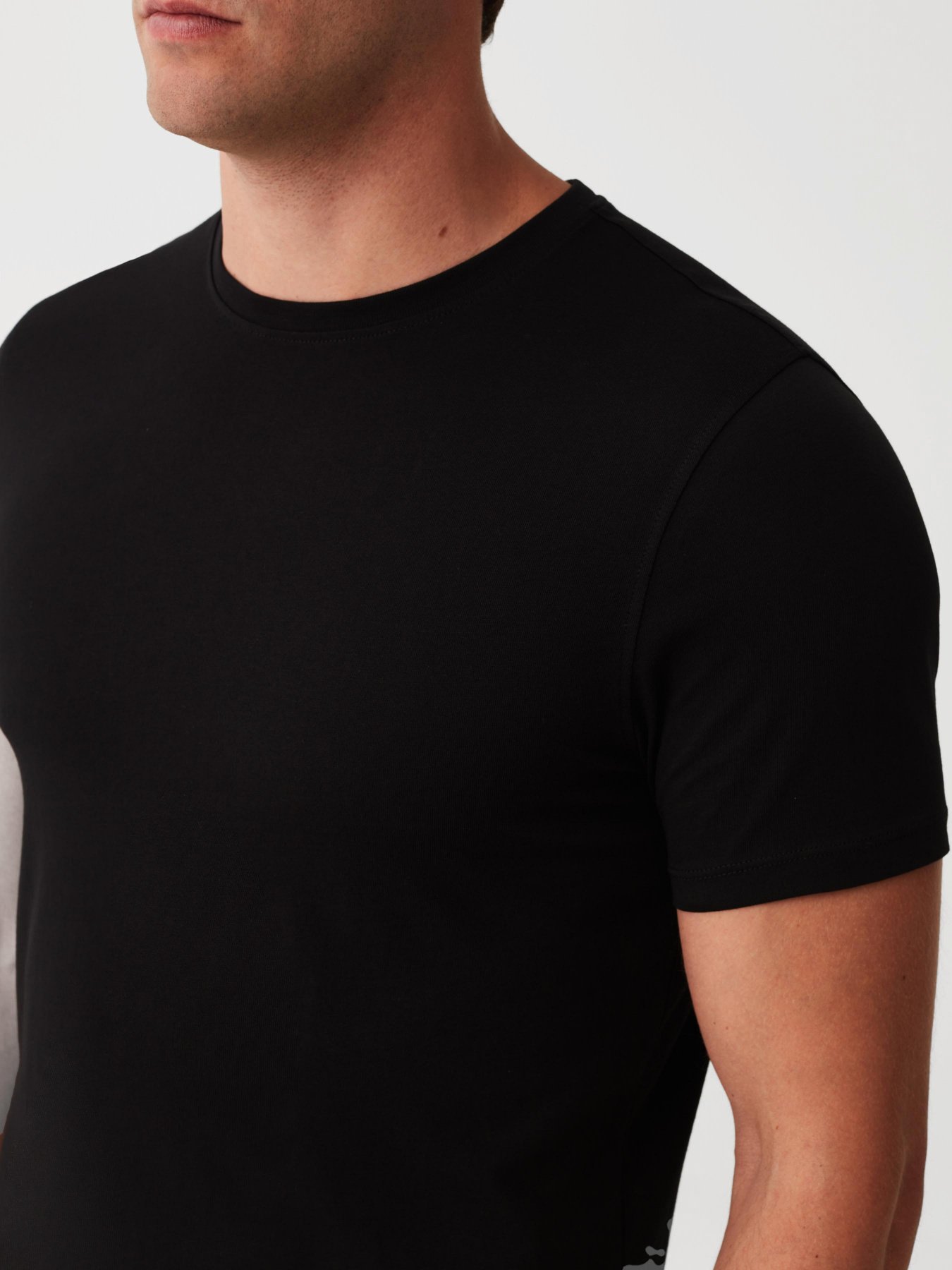 Футболка OVS модель 1842677 Фото