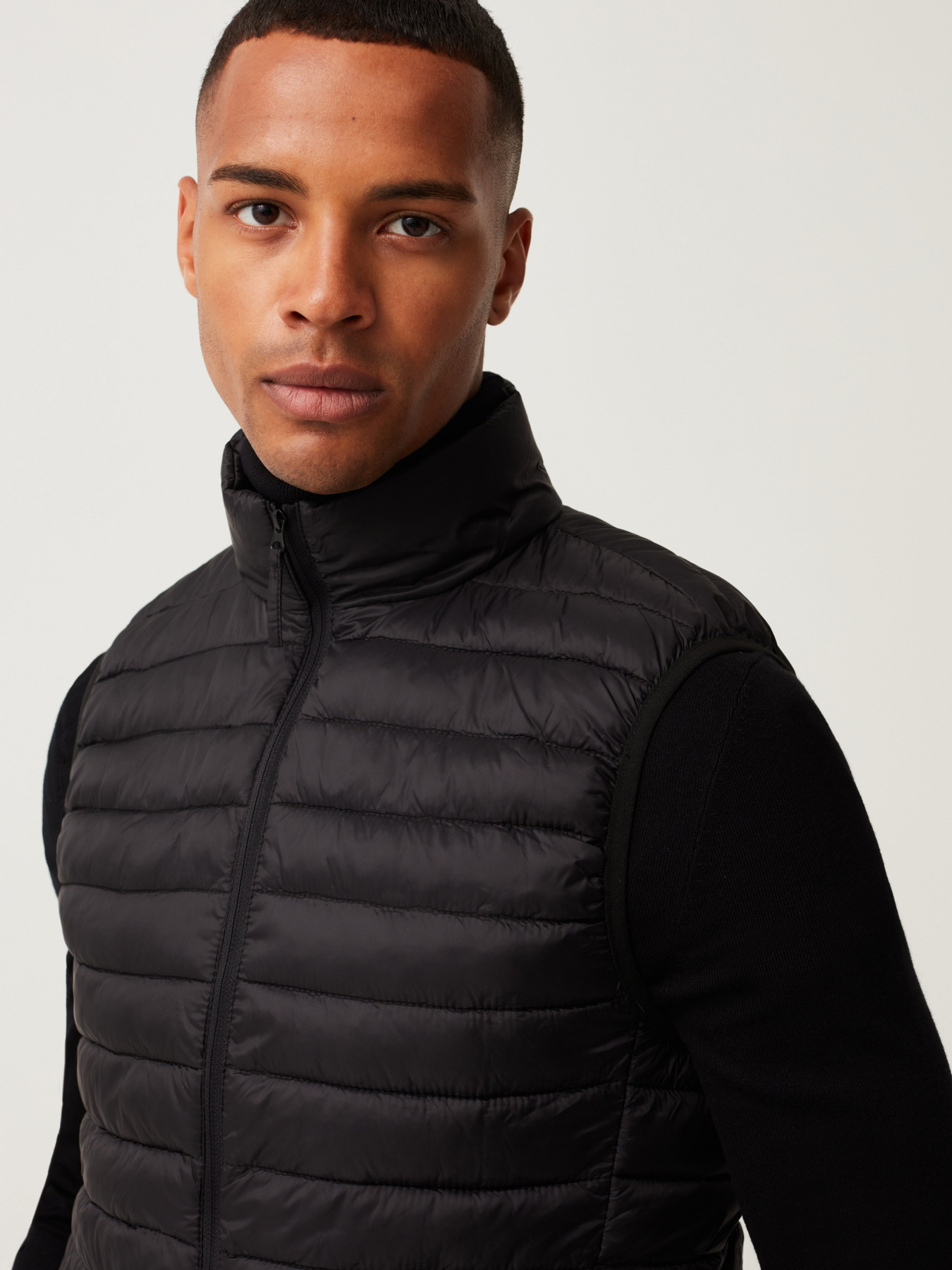 Утеплений жилет OVS модель 1580508 Фото